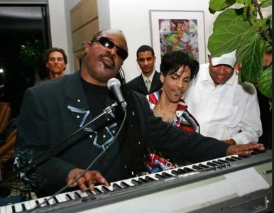 prince-and-stevie-wonder-in-one-picture-is-surreal-v0-v7gobmqvkide1.jpg