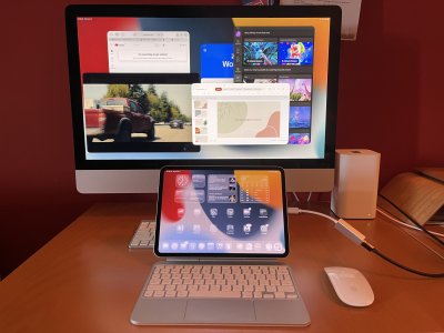 iPadOS26_with_iMac-blurred.jpg