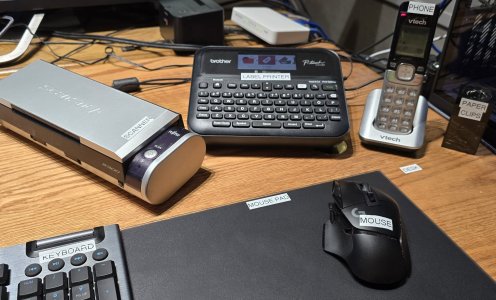 DESK.jpg