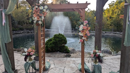 arbor wedding flowers.jpg