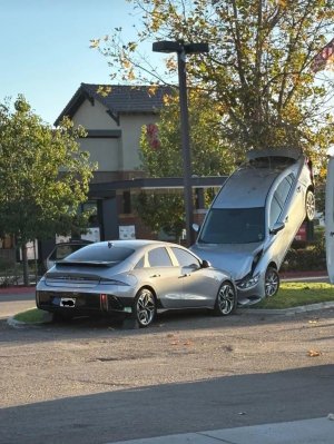 Hyunda2.jpg Hyunda2.jpg