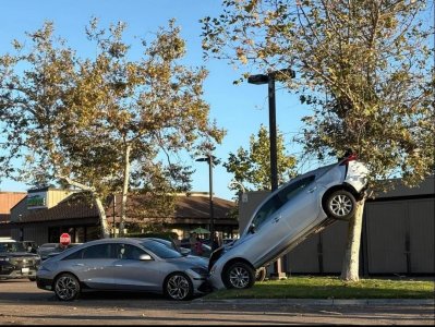 Hyundai.jpg Hyundai.jpg