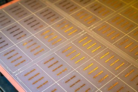 Intel-AZ-packaging-6.jpg