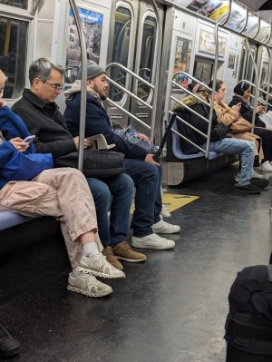 PXL_20231221_225106778 (Medium).jpg