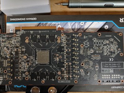 rx6800_back_01.jpg