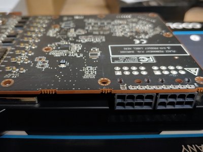 rx6800_back_03.jpg