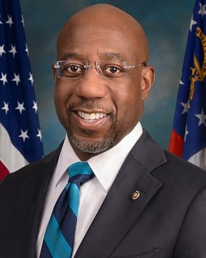 Raphael_Warnock_official_photo.jpg